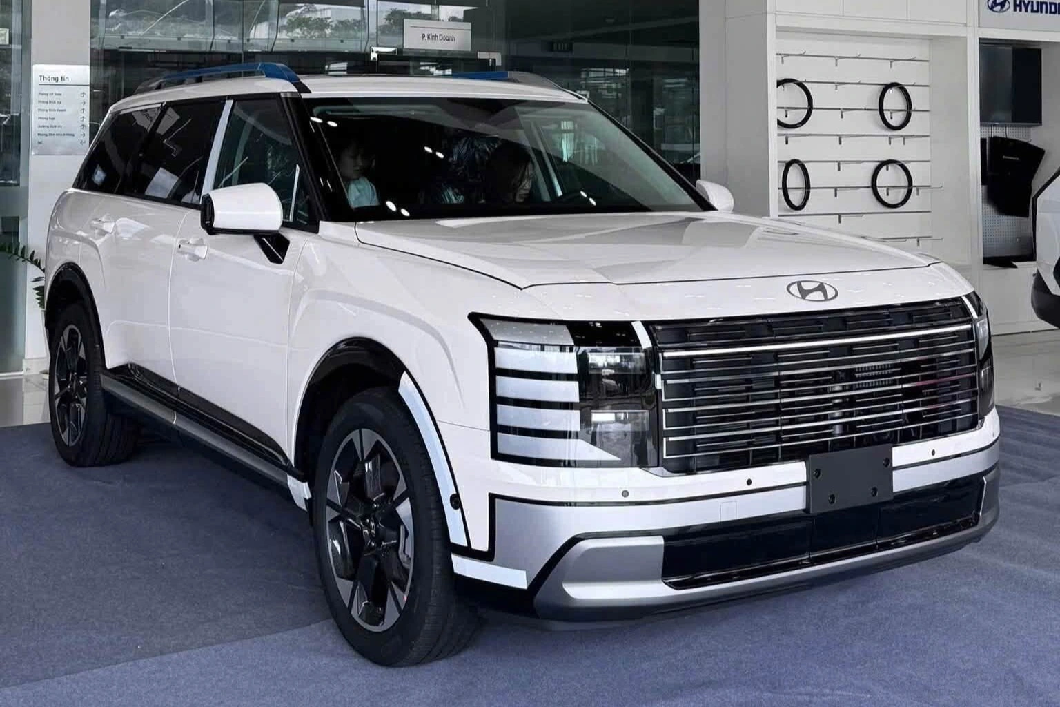 Từ Tucson Đến Palisade: Hyundai 'Phủ Sóng' Dải SUV Hybrid Đa Tầng Tại Việt Nam 4 hyundai palisade 2026 ban tieu chuan ve dai ly anh1 1785125836180