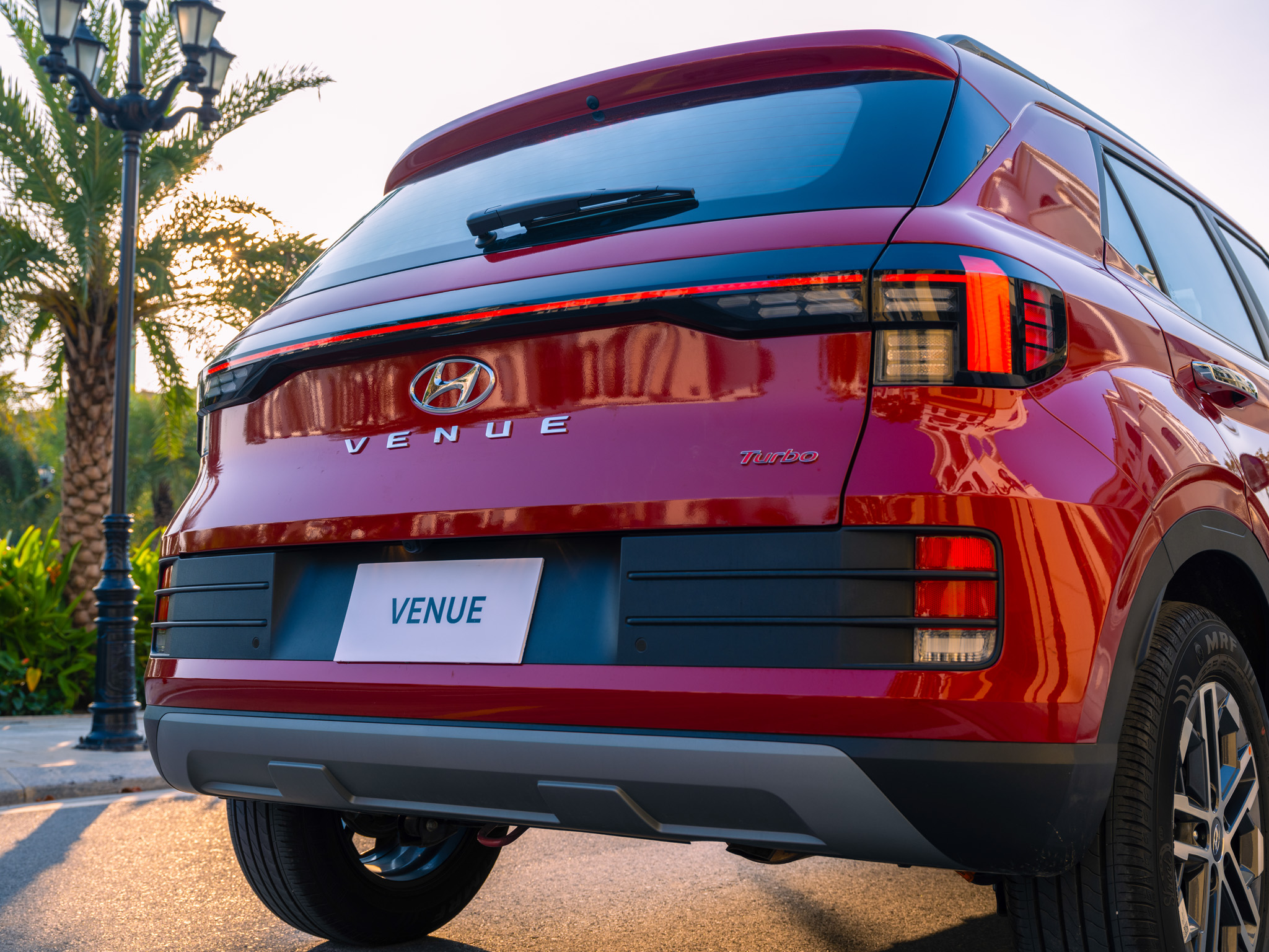 Hyundai Venue 2025: Sự Lựa Chọn Tối Ưu Trong Phân Khúc SUV Cỡ Nhỏ 11 Mặt sau