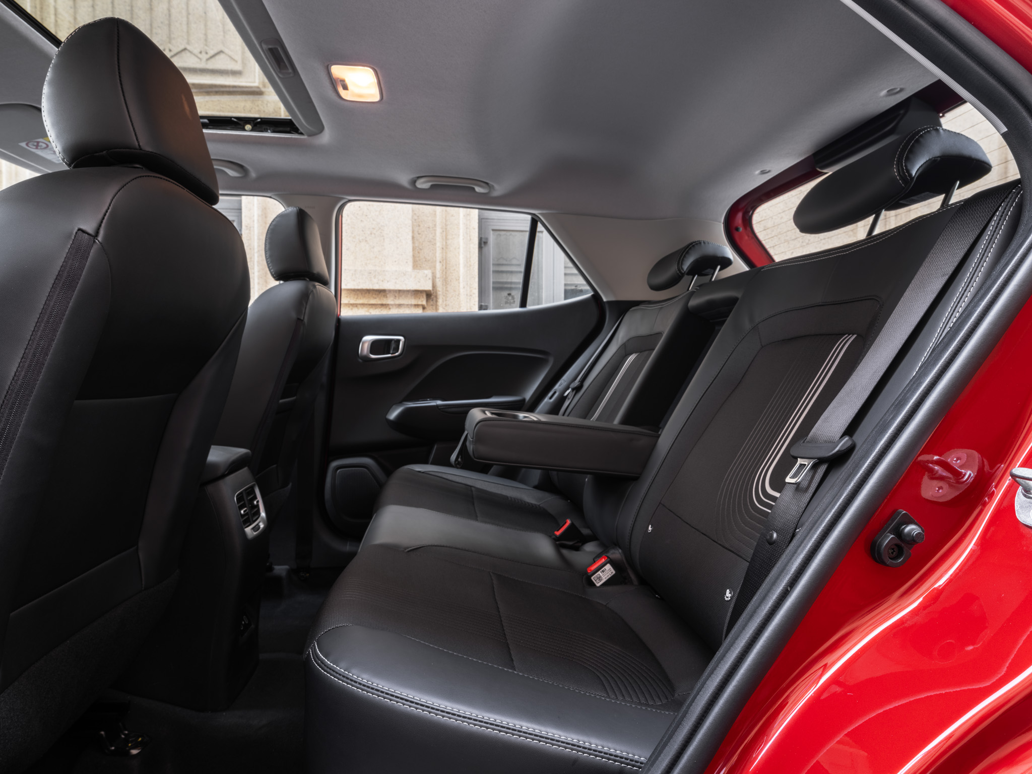Hyundai Venue 2025: Sự Lựa Chọn Tối Ưu Trong Phân Khúc SUV Cỡ Nhỏ 19 Ghế sau