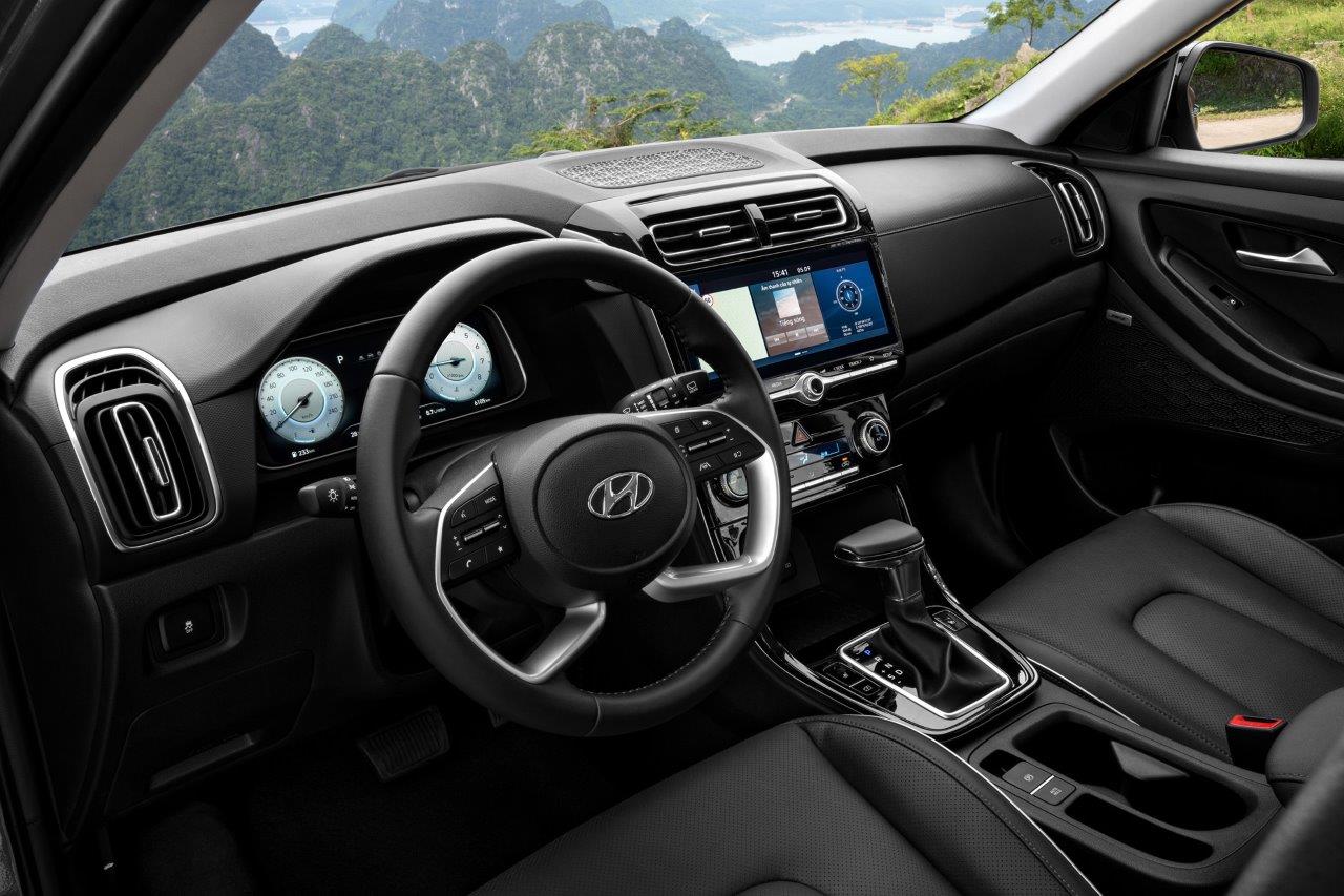 Đánh Giá Tổng Quan Hyundai Creta 2025 – Chiếc SUV Đô Thị Cỡ B Đáng Mua Nhất 21 Vô lăng và bảng điều khiển