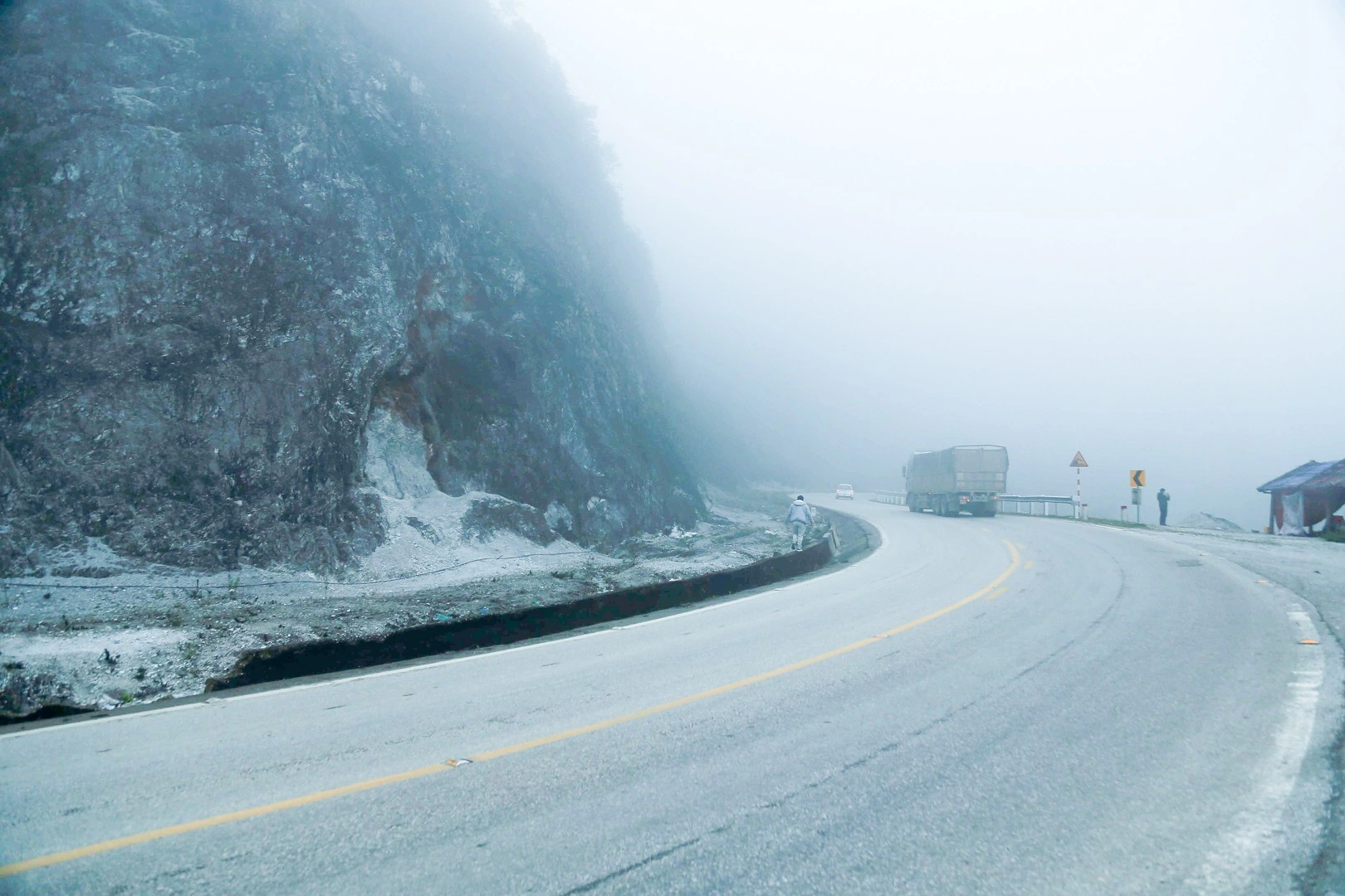 deo da trang 15462393917842131724543